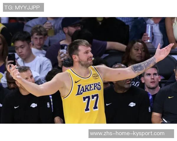 湖人消息:东契奇伤情乐观预计下周即可回归球队阵容 湖人消息:东契奇伤情乐观预计下周即可回归球队阵容