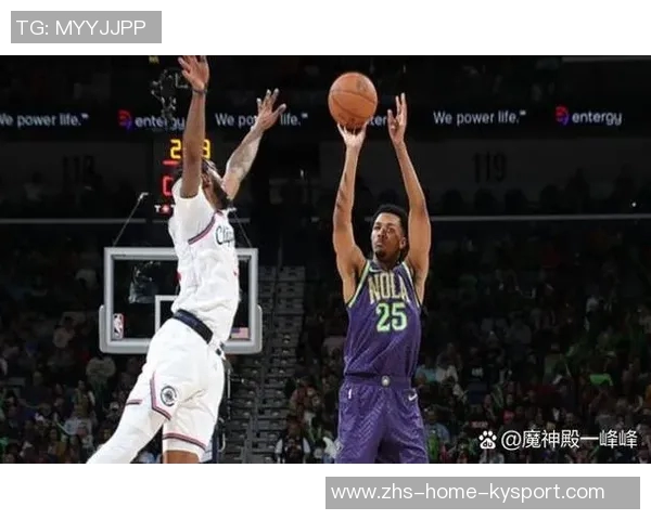 特雷墨菲22分钟内高效表现贡献18分7篮板3助攻展现出色状态 特雷墨菲22分钟内高效表现贡献18分7篮板3助攻展现出色状态