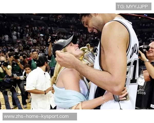 悼念托尼帕克父亲邓肯大卫罗宾逊与前妻齐聚送别 悼念托尼帕克父亲邓肯大卫罗宾逊与前妻齐聚送别